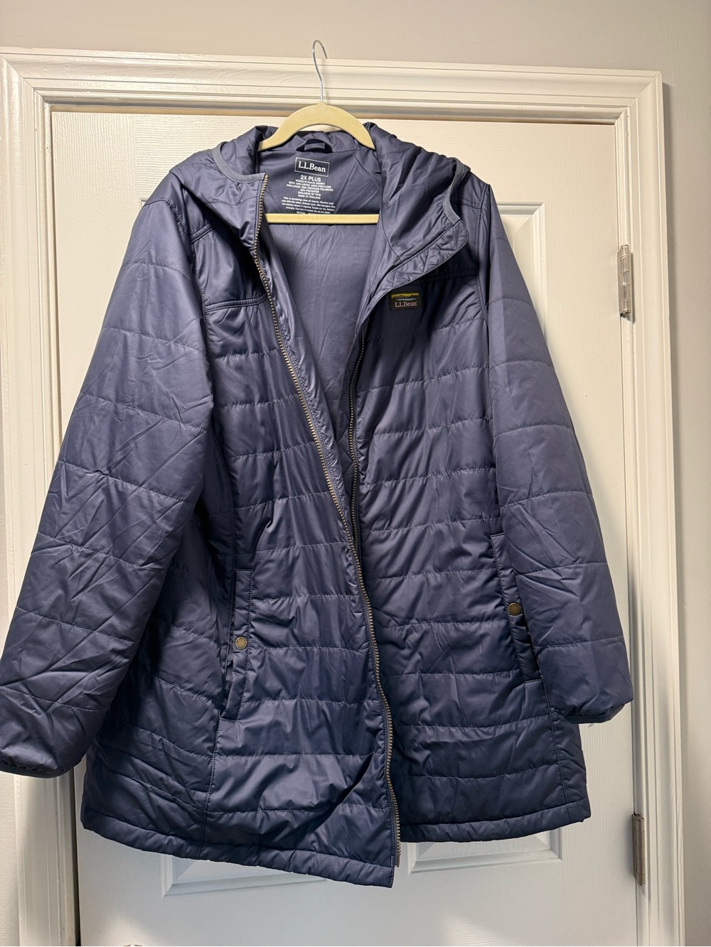 L.L. Bean Women's Quilted Hooded Puffer Jacket in Deep Navy